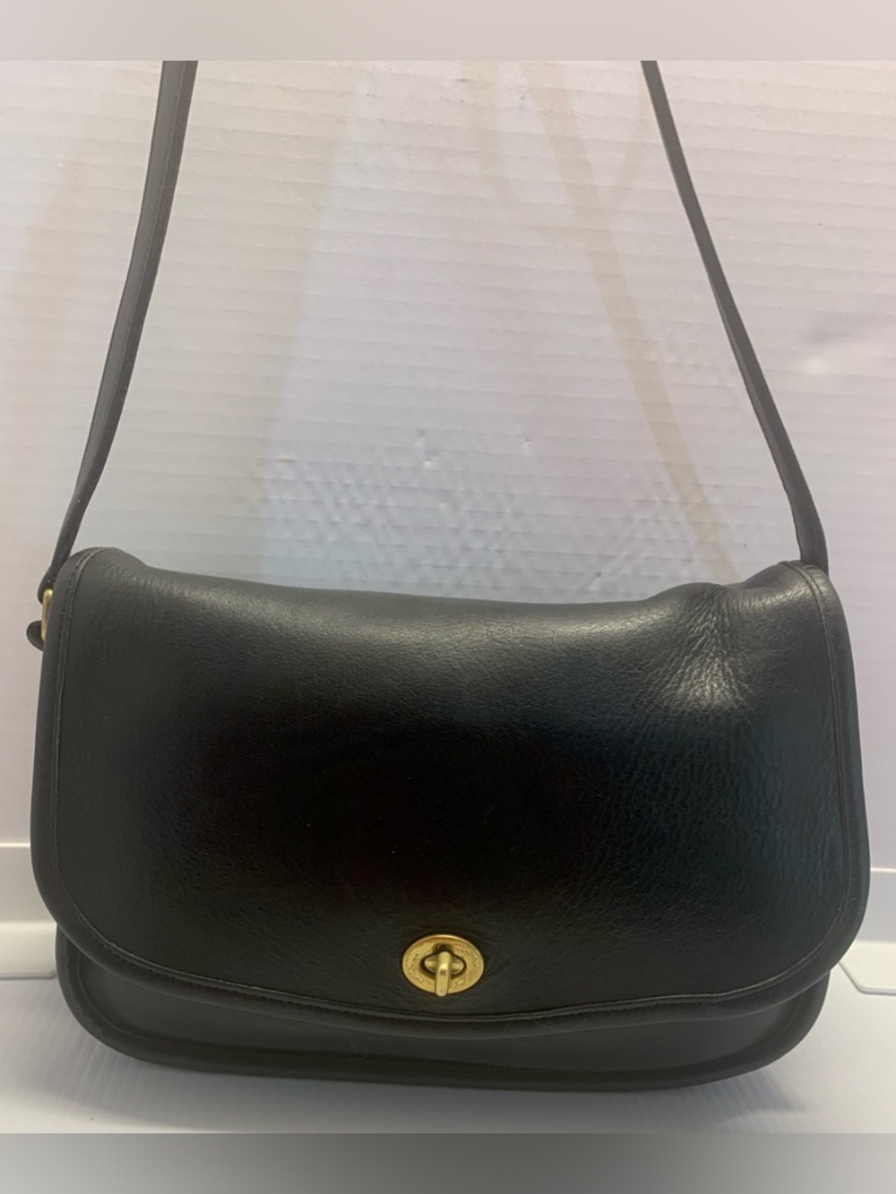 Coach Vintage City Bag 9790 Black Leather Flap Crossbody Turnlock - Picture 3 of 9